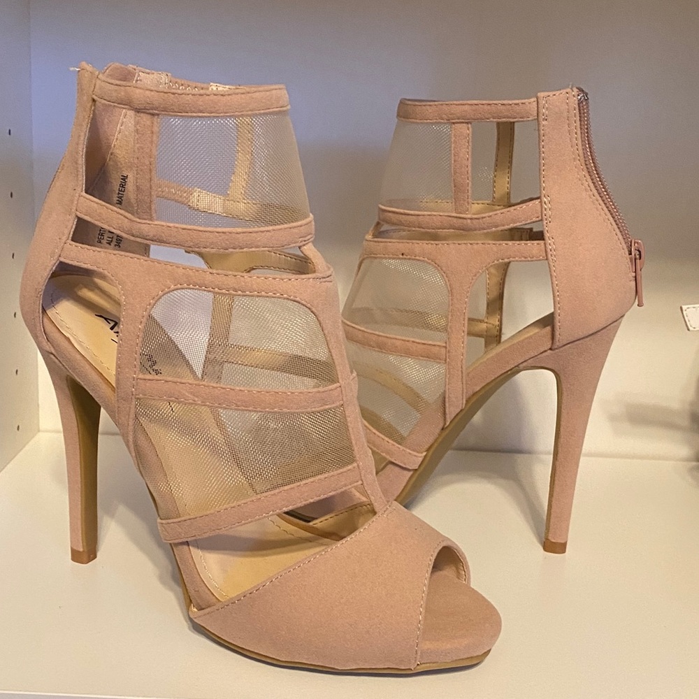 Brand new Nude High heels